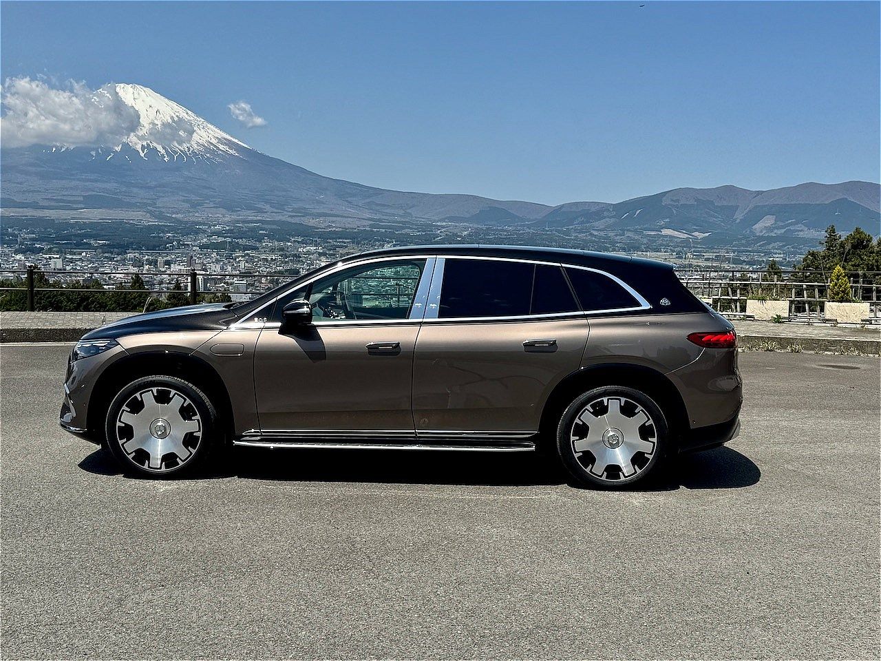 メルセデス・マイバッハ「EQS680 SUV」（筆者撮影）