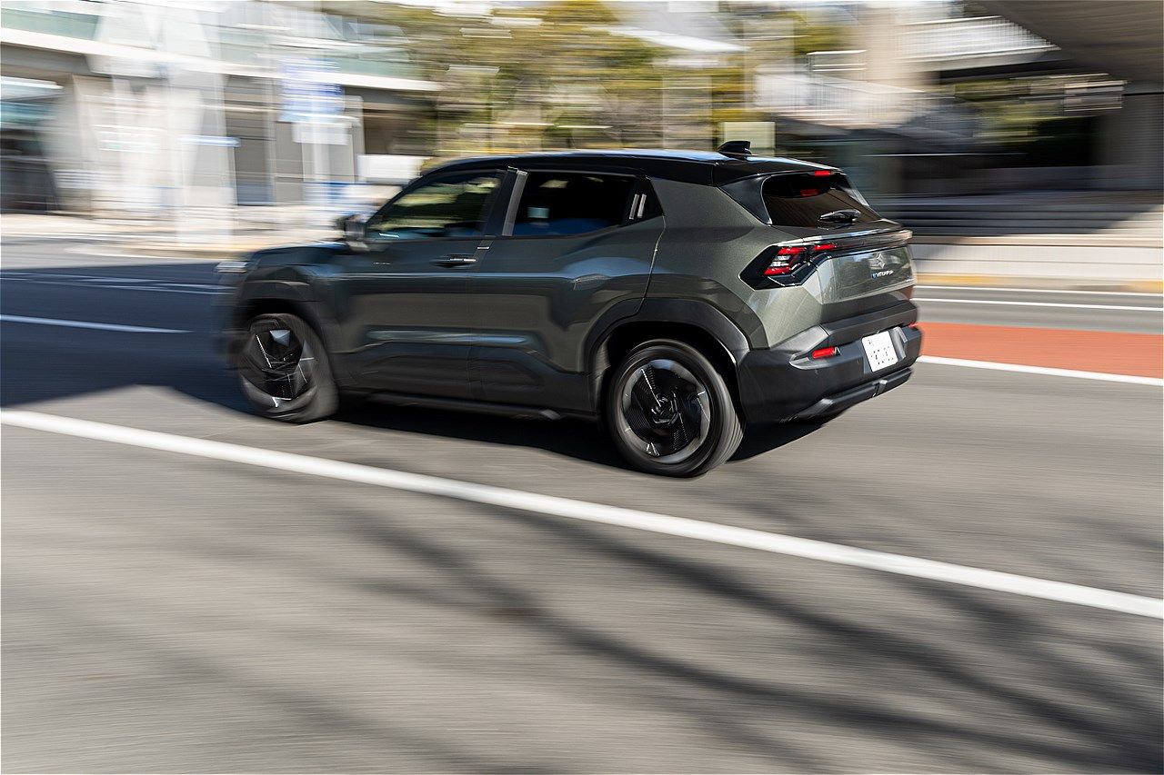 スズキの新型BEV「eビターラ」（写真：三木 宏章）