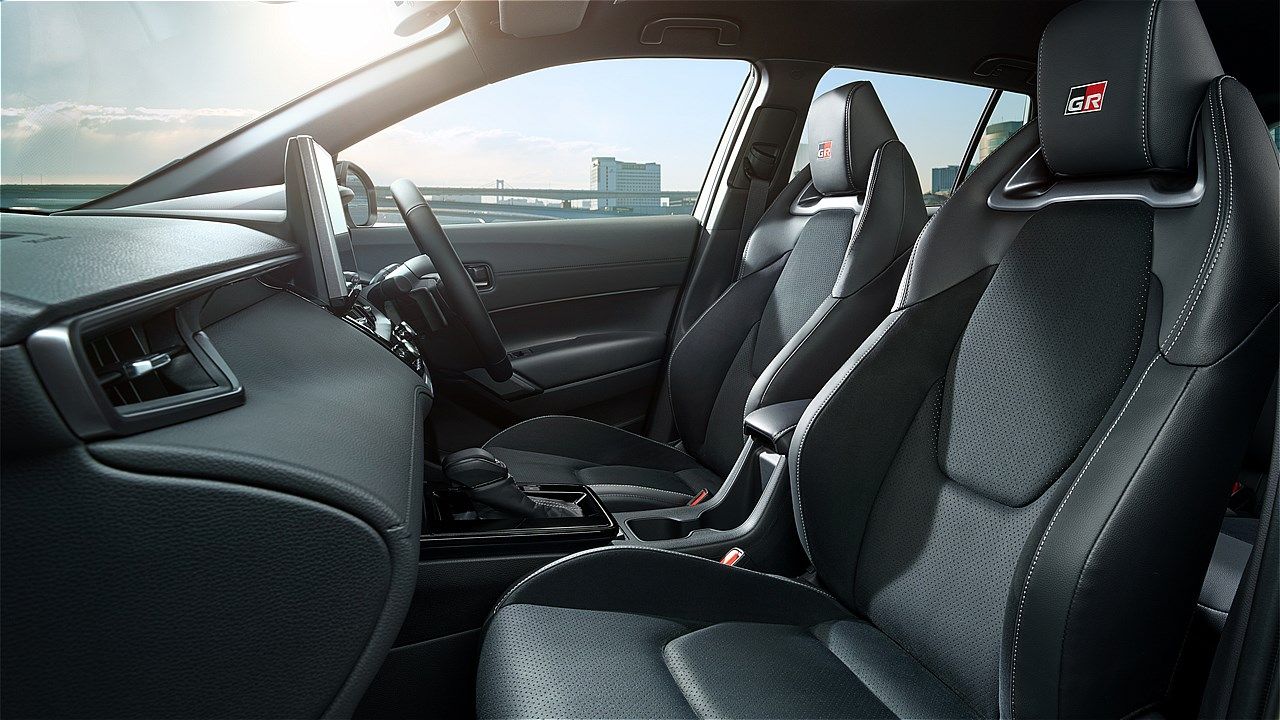 トヨタ「カローラ クロスGR SPORT」（写真：トヨタ自動車）