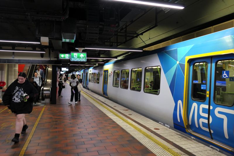 メトロは中心部では一部の駅が地下駅（筆者撮影）