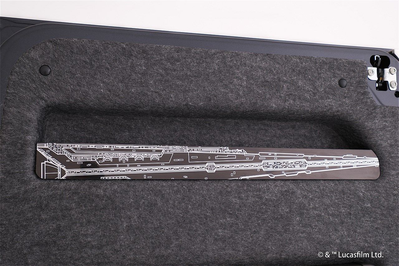 スター・ウォーズの世界観が広がるトイファクトリーのキャンピングカー「ダビンチ6.0＜スター・ウォーズ＞エディション」（写真：トイファクトリー）