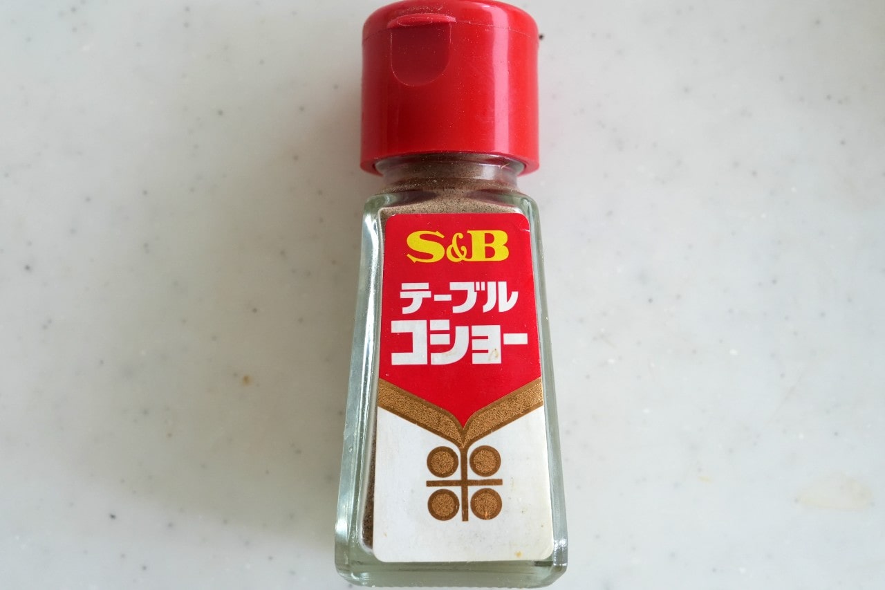 テーブルコショー