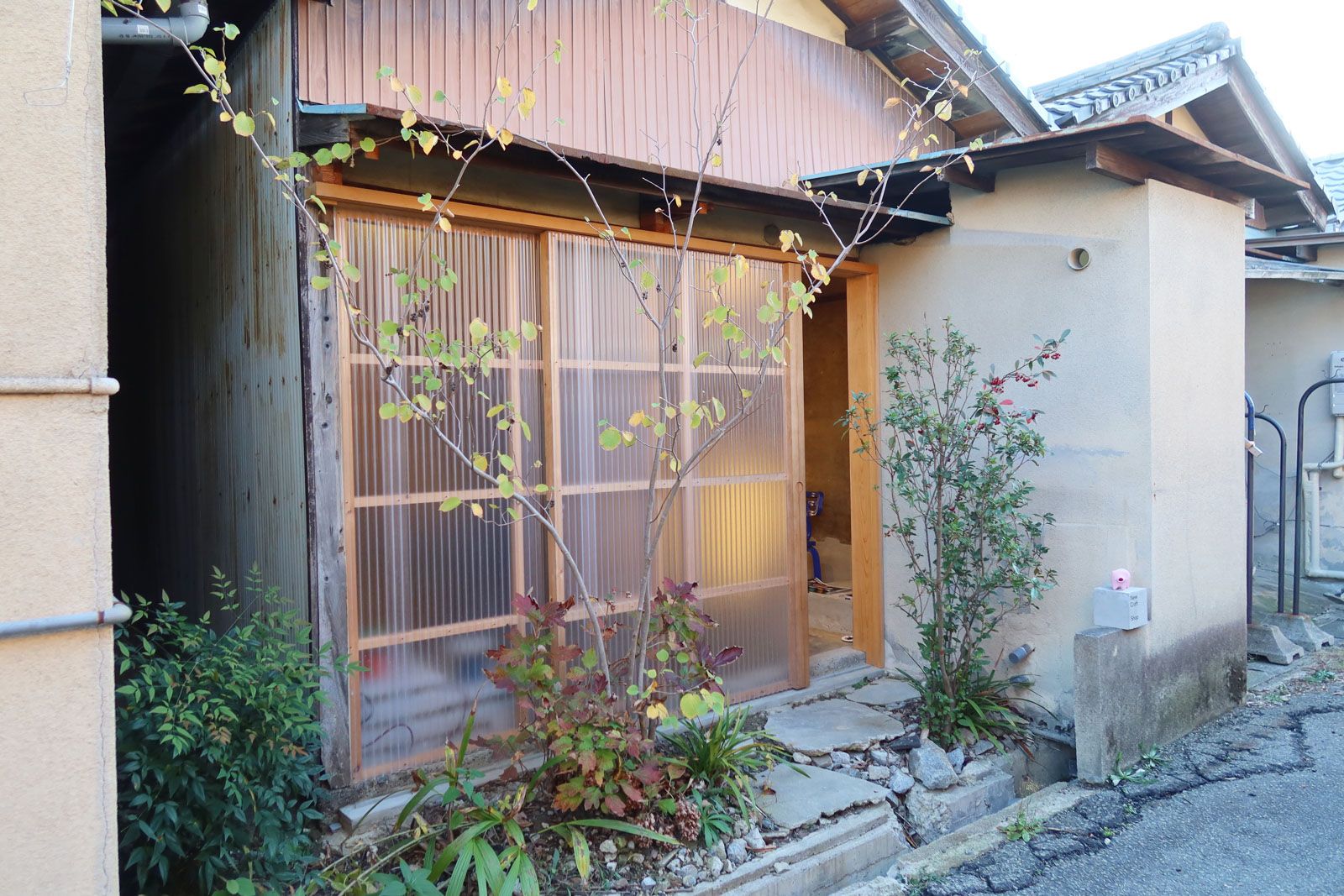 2023年撮影のハムレット。ギャラリー外観。造園の専門家も加わっており、入り口も雰囲気がある＊当時（2023年　筆者撮影）