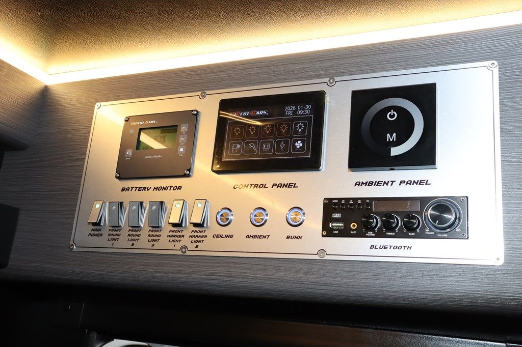 ダイレクトカーズの新作キャンピングカー「DN-75」（写真：筆者撮影）