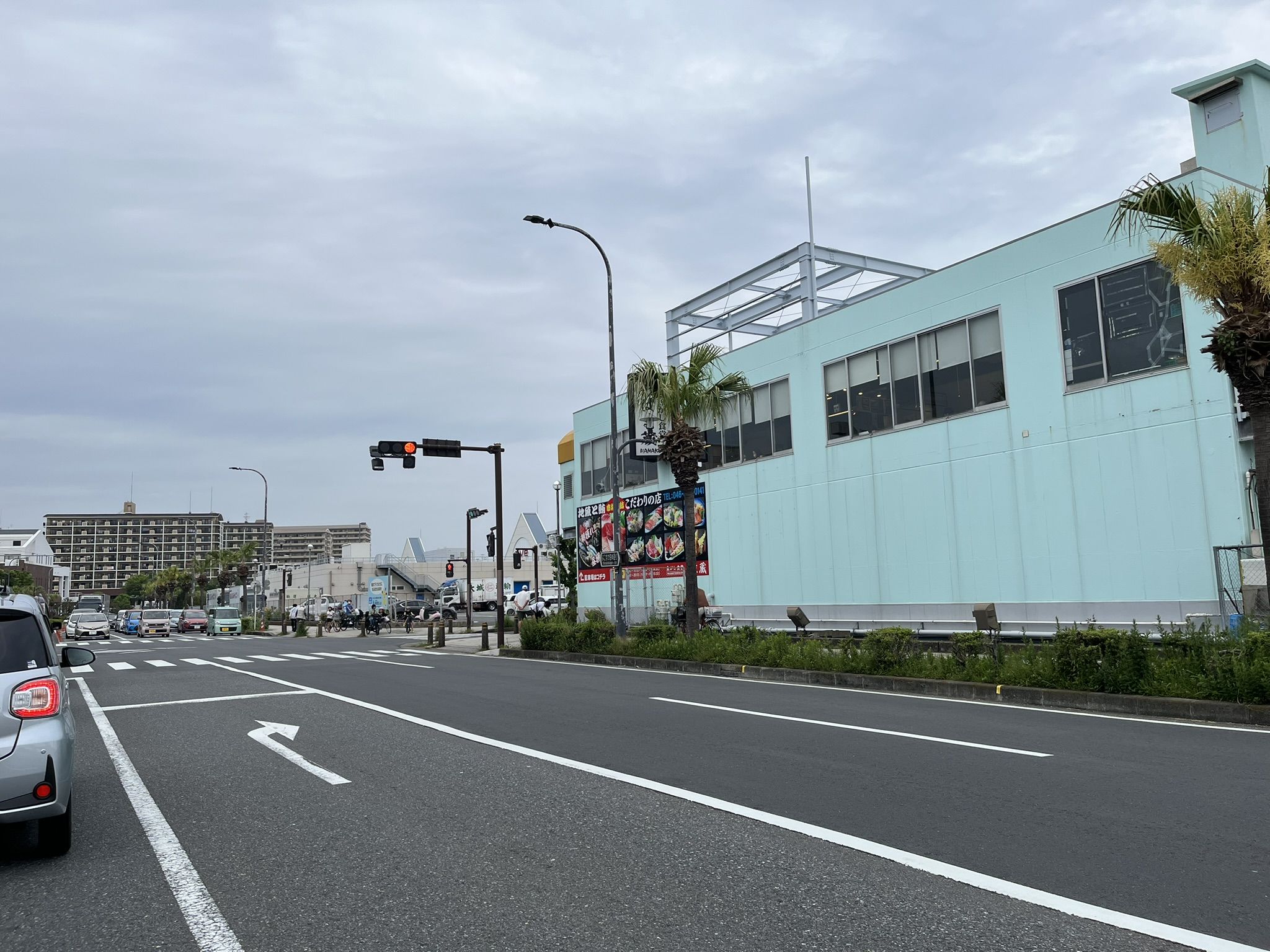 JR横須賀駅から観音崎までを結びます（筆者撮影）
