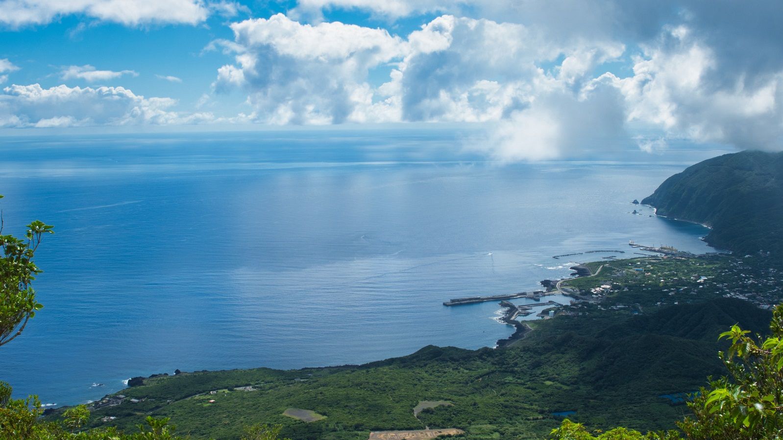 感染者ゼロ｢八丈島｣の島民たちが抱える葛藤 観光業などを営む住民の本音を聞く（前編） | コロナ後を生き抜く | 東洋経済オンライン