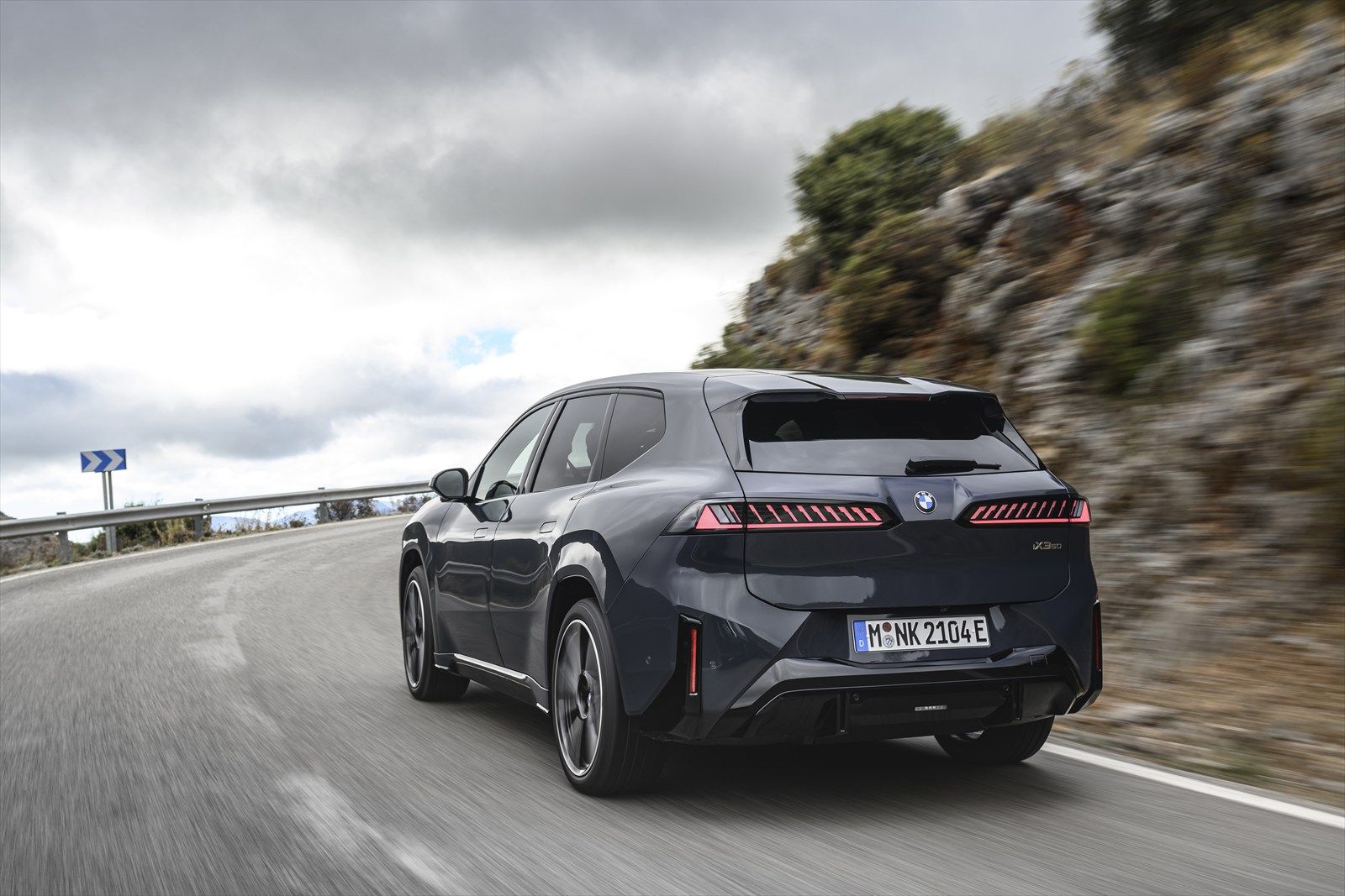 BMW iX3（写真：BMW）