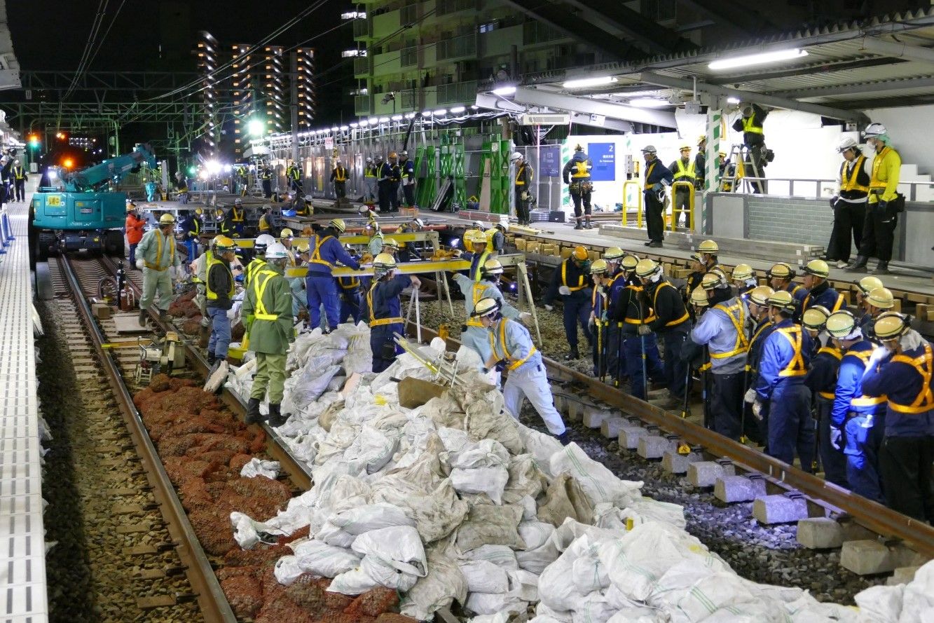 天王町駅　線路切り替え工事