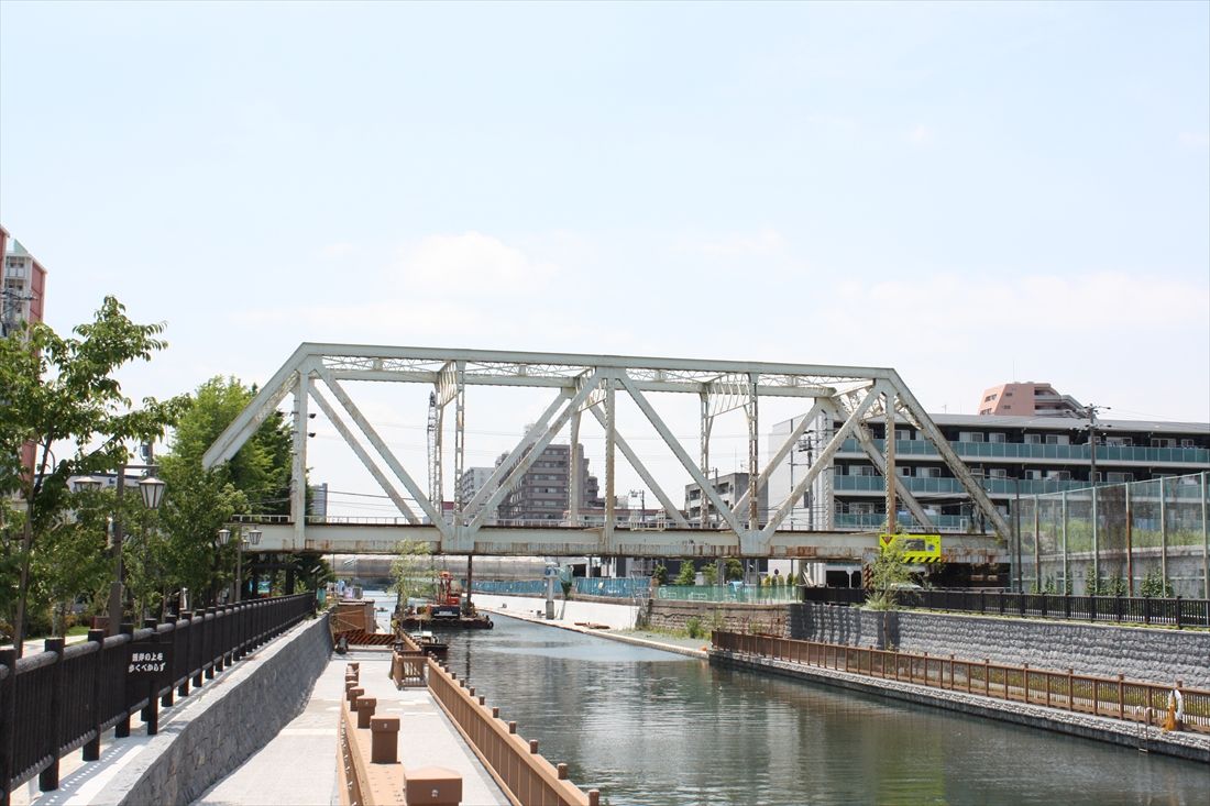 越中島支線の小名木川橋梁。写真左側に小名木川貨物駅があった（筆者撮影）