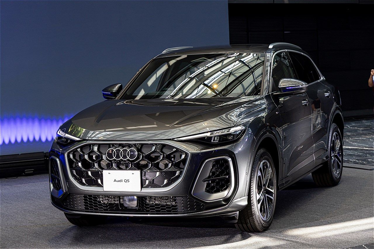 アウディの新型「Q5/Q5スポーツバック」（写真：三木 宏章）