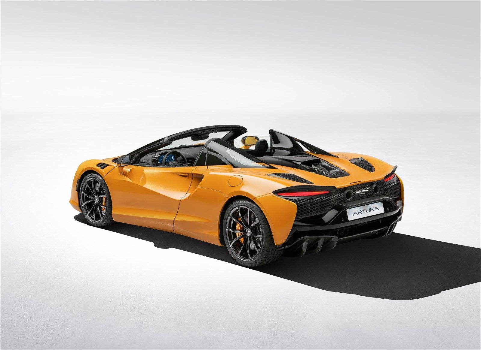 マクラーレン アルトゥーラ スパイダー（写真：McLaren Automotive）