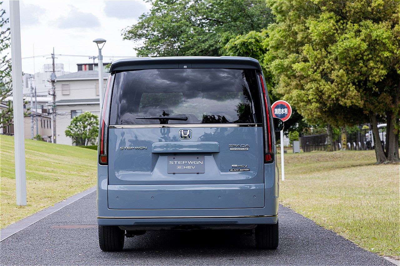 ホンダ「ステップワゴン e：HEV スパーダ  プレミアムライン ブラック エディション」（写真：三木 宏章）