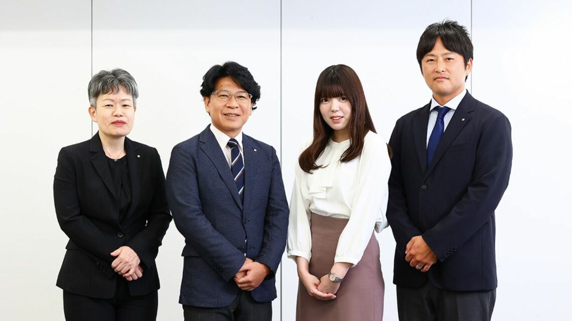 日本総合住生活 営業部 中家朋美氏、佐々木泰斗氏、平賀あかり氏、長谷井翔氏