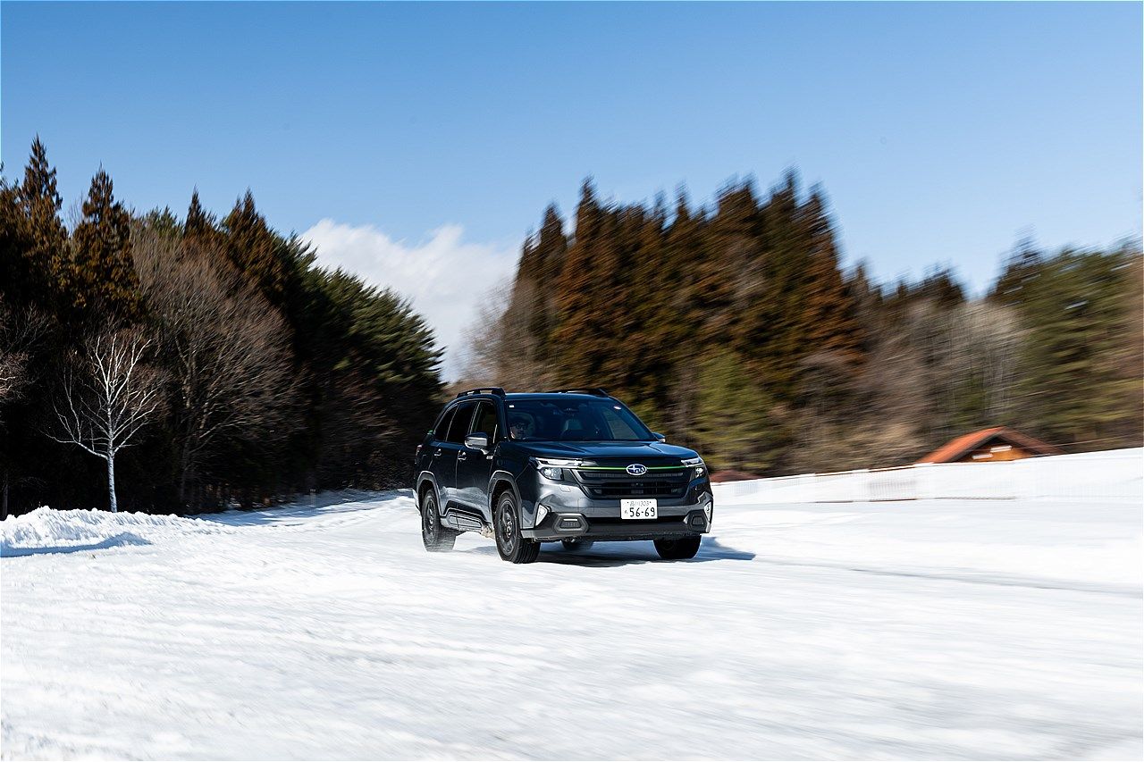 スバル「フォレスター」雪上試乗会の様子（写真：三木 宏章）