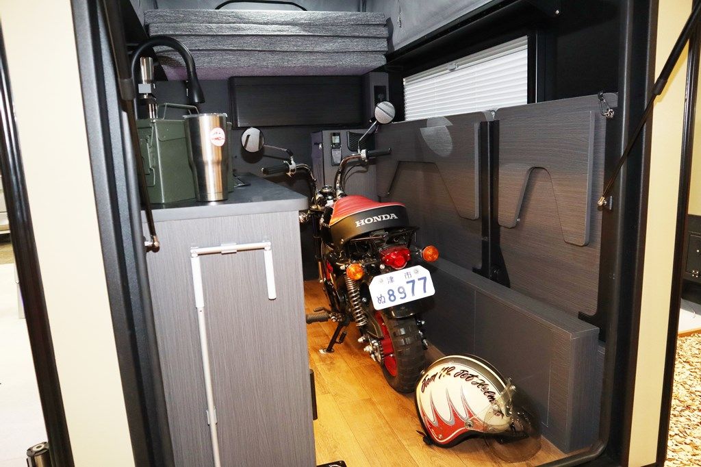 ダイレクトカーズの小型キャンピングトレーラー「ノマドア」（写真：筆者撮影）