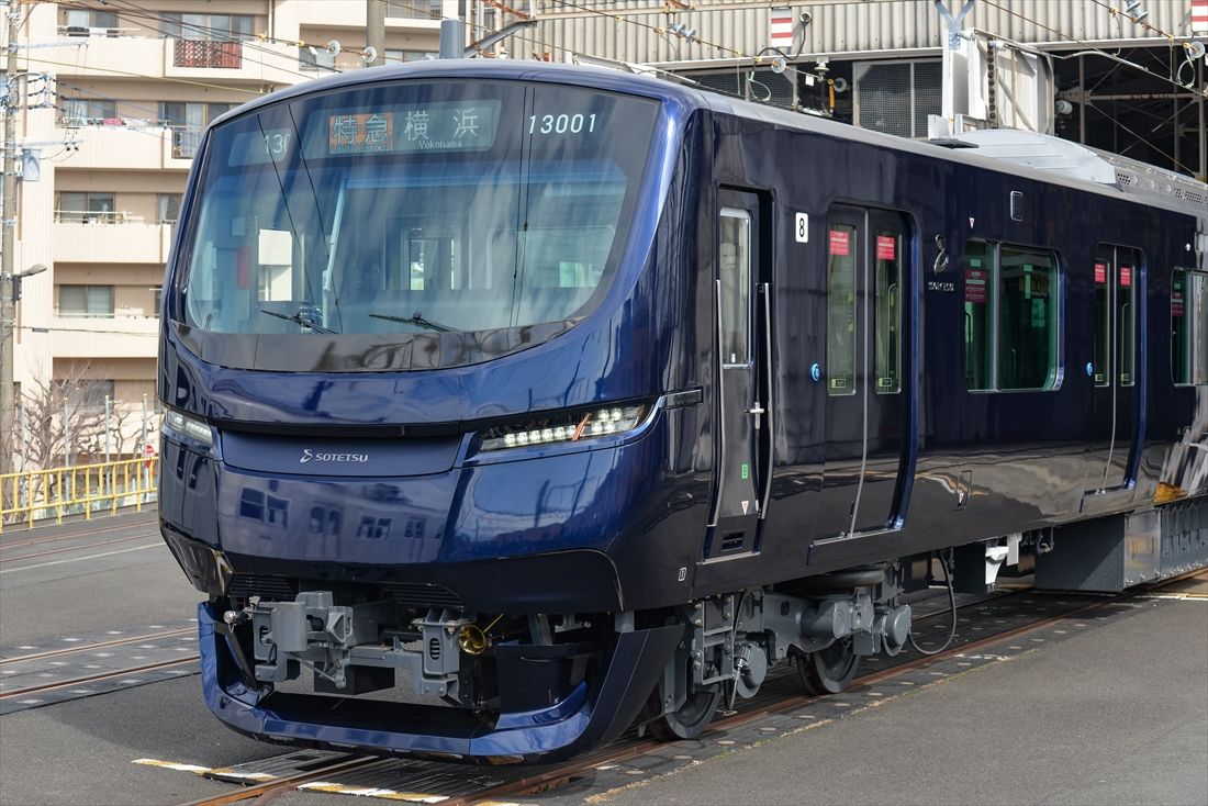 13000系は相鉄線内専用の新車としてまず1編成8両が登場した（撮影：大澤誠）