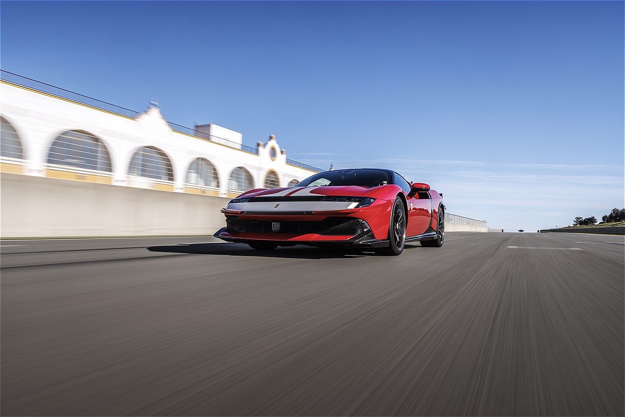 フェラーリの新型車「849テスタロッサ」（写真：Ferrari Japan）