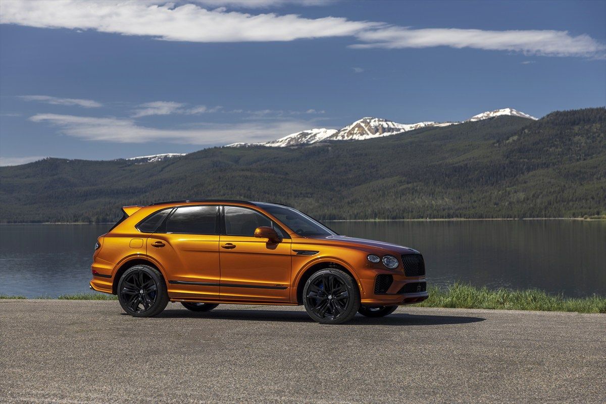 ベントレー ベンテイガ・スピード（写真：Bentley Motors）