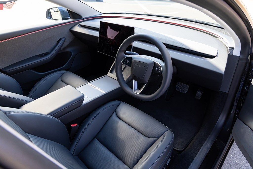 テスラ「Model 3」（写真：三木 宏章）