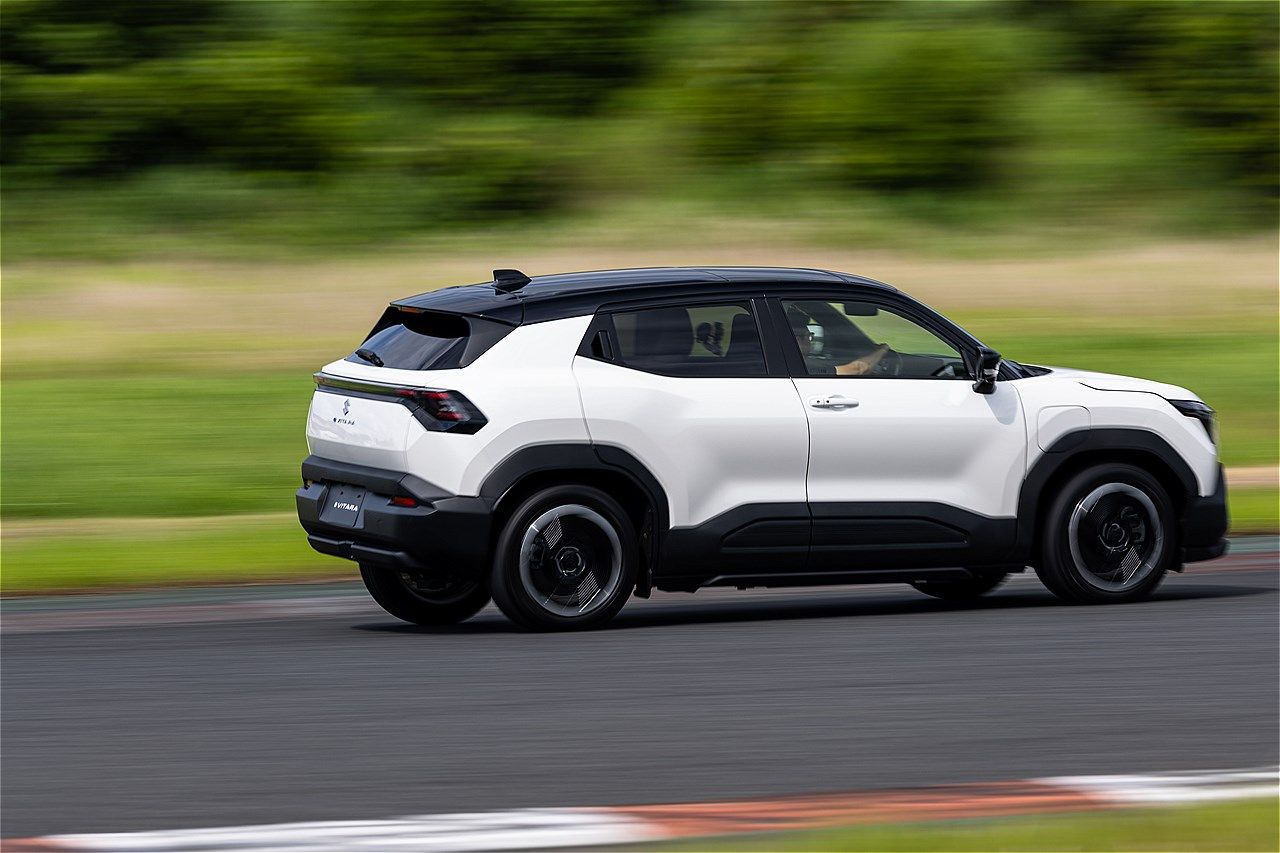 スズキの新型「eビターラ プロトタイプ」（写真：三木 宏章）