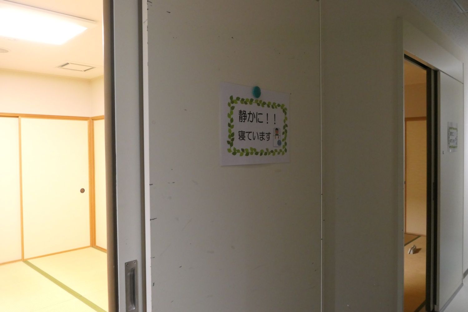 駅員用の寝室（記者撮影）