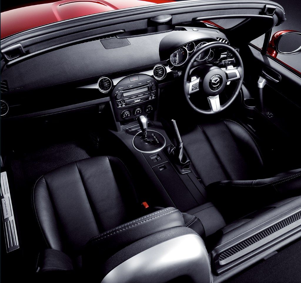 マツダの3代目「ロードスター（NC1）」（写真：マツダ）