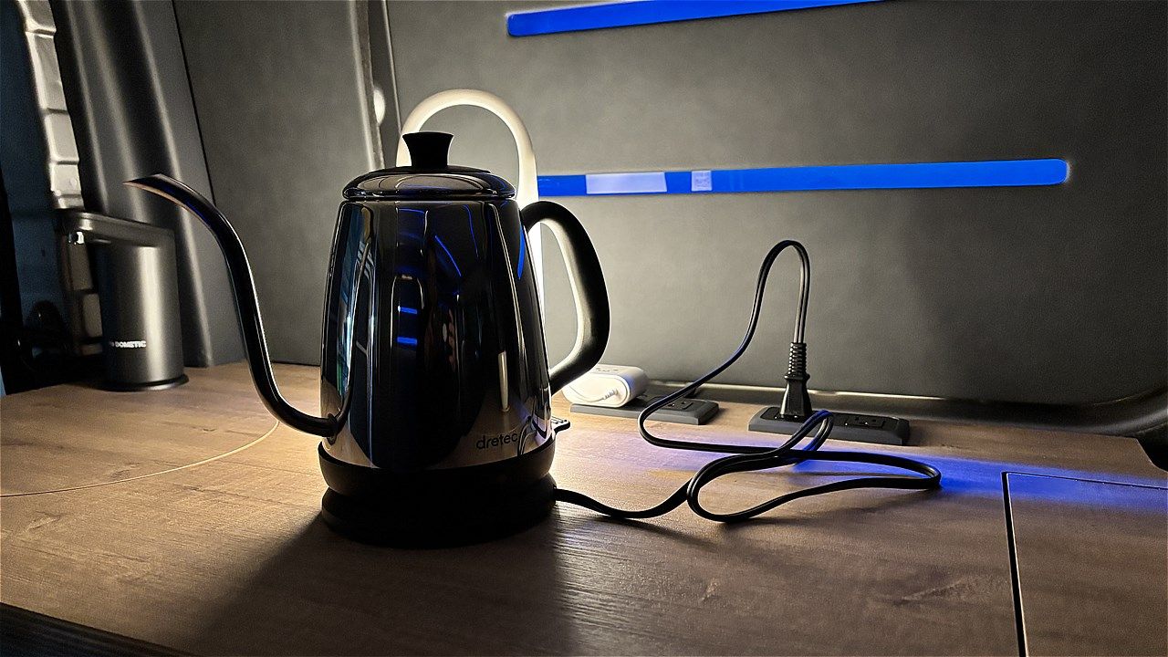 LACホールディングスのBEVキャンピングカー「LAC EVキャンパーC」（写真：LACホールディングス）