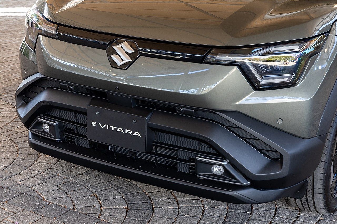 スズキの新型BEV「eビターラ」（写真：三木 宏章）