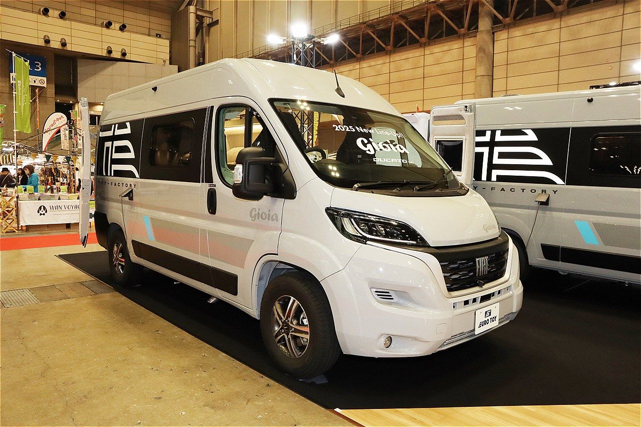 トイファクトリーの新型キャンピングカー「ジョイア」(筆者撮影）