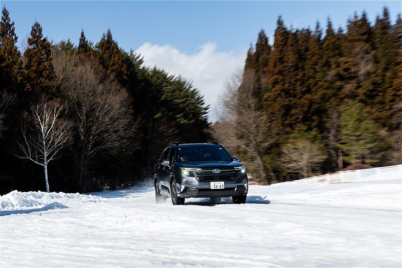 スバル「フォレスター」雪上試乗会の様子（写真：三木 宏章）