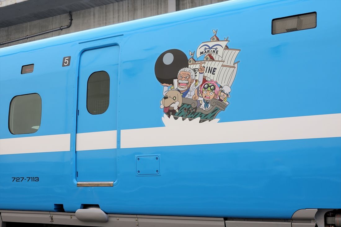 車両のあちこちにキャラクターのラッピングを施している（撮影：尾形文繁）