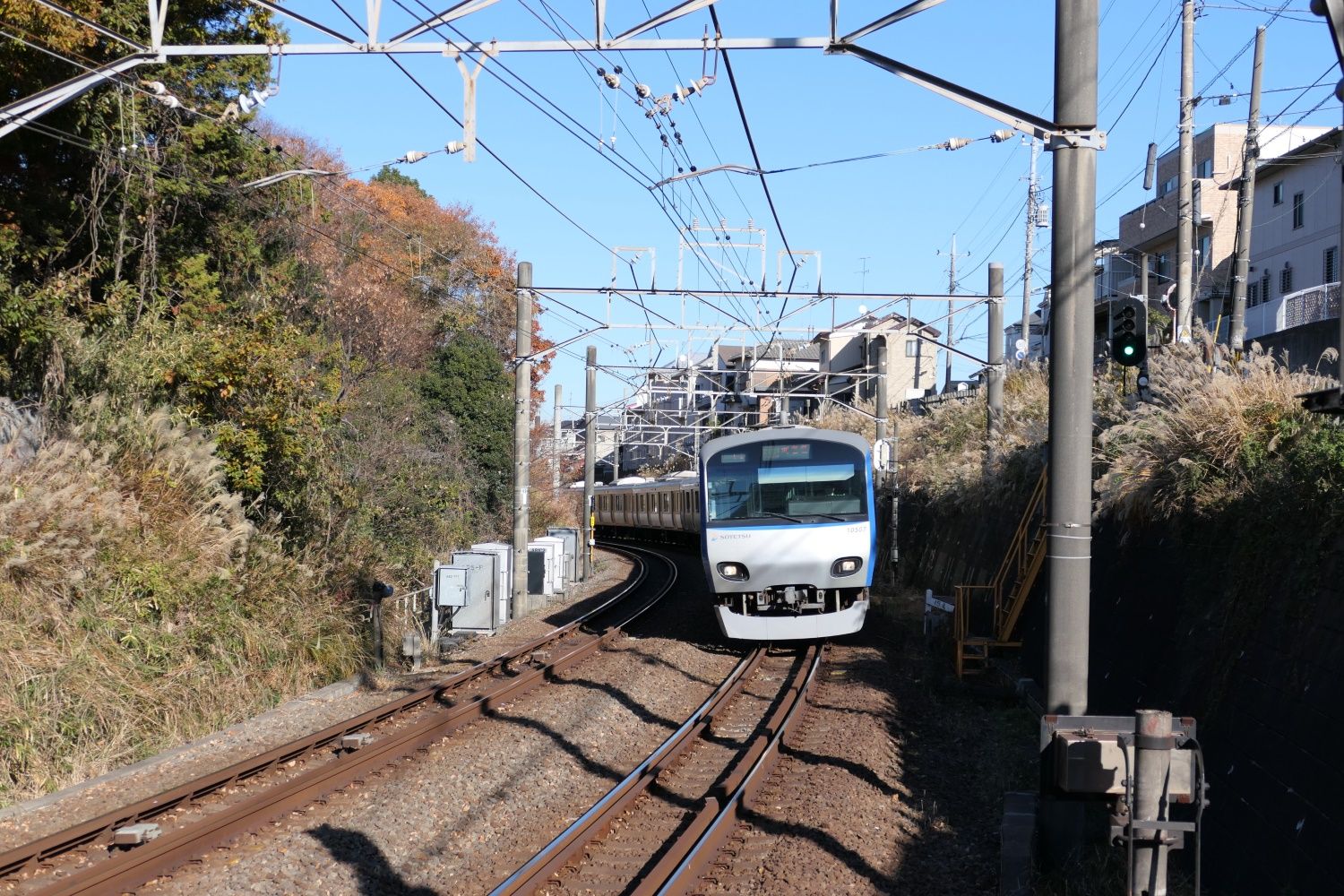 鶴ケ峰駅　カーブ