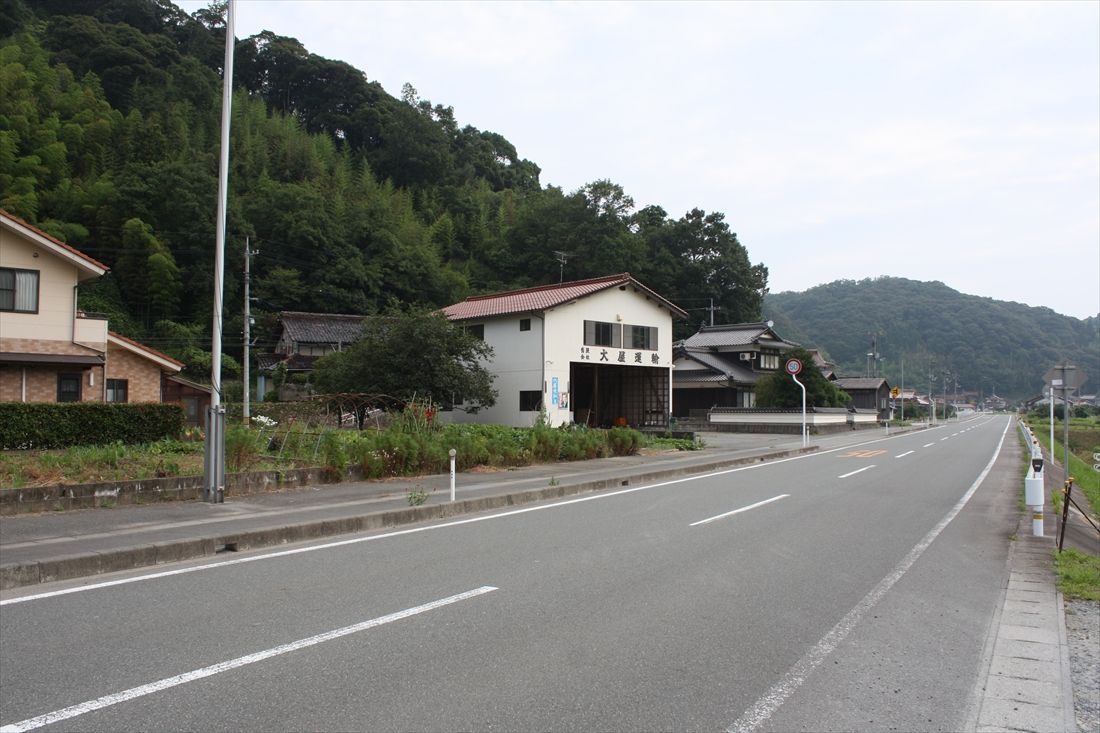 （旧線）有福駅の予定地だった場所。このあたりの今福線の路盤は島根県道50号に取り込まれている（筆者撮影）