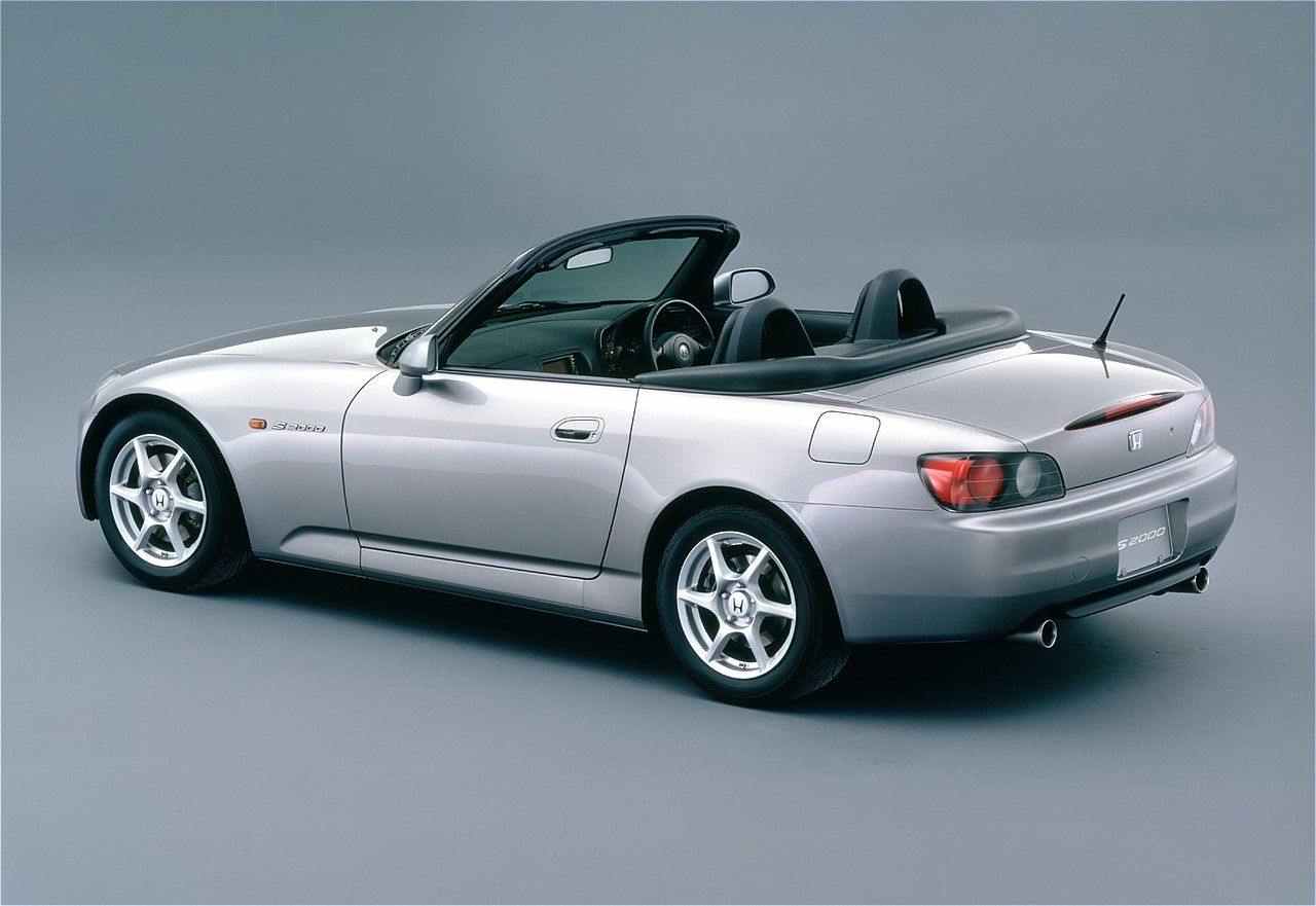 1999年発売モデルのホンダ「S2000」（写真：本田技研工業）