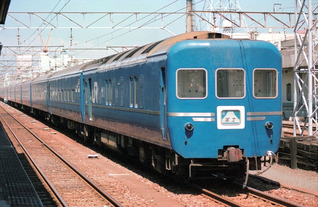 「富士」には24系25形客車が使用された（撮影：橋爪智之）