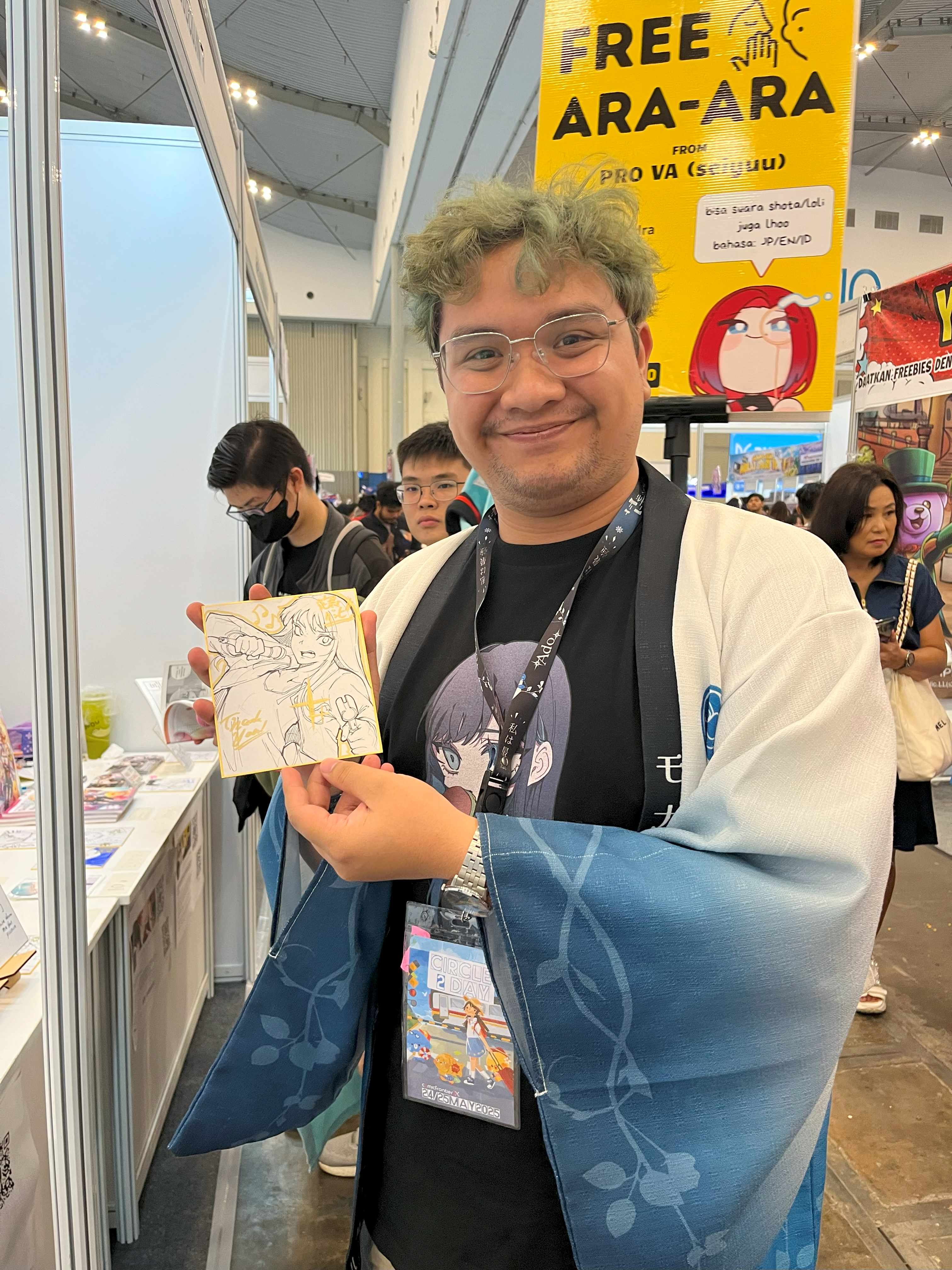 花森先生に Ado さんのイラストを依頼したファン。依頼が叶い、満面の笑顔を見せていた