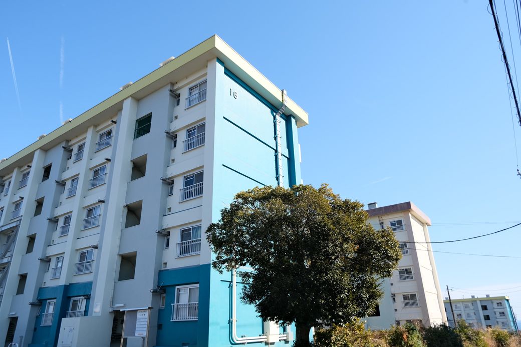 住棟間の距離はしっかり確保されている（写真：筆者撮影）