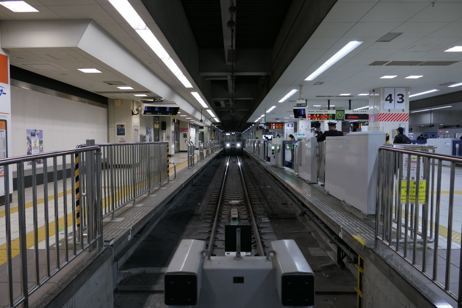 東武東上線の池袋駅構内