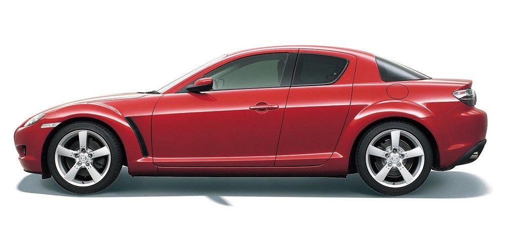 2003年発売のRX-8（写真：マツダ）