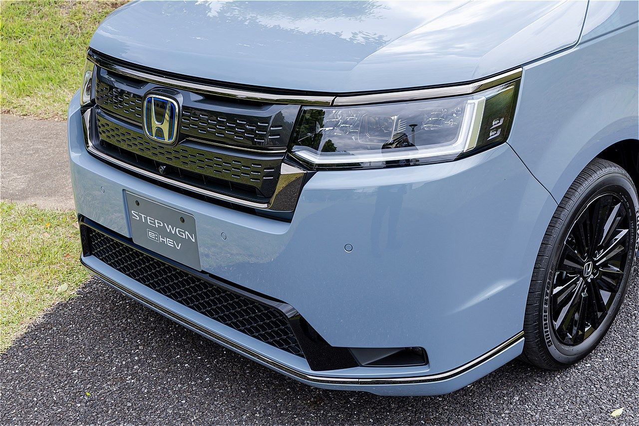 ホンダ「ステップワゴン e：HEV スパーダ  プレミアムライン ブラック エディション」（写真：三木 宏章）