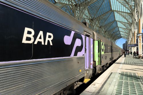 インターシティにはバー車両連結（筆者撮影）