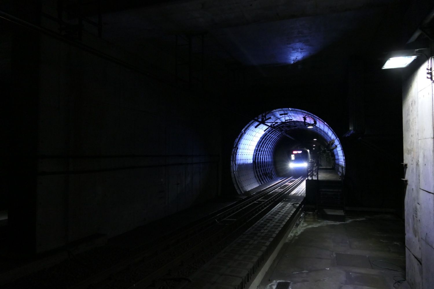 世田谷代田駅　急行線階