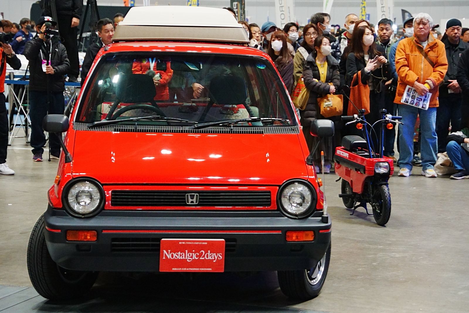 1982年式ホンダ「シティR」とオーナーの“Saka”さん（写真：筆者撮影）