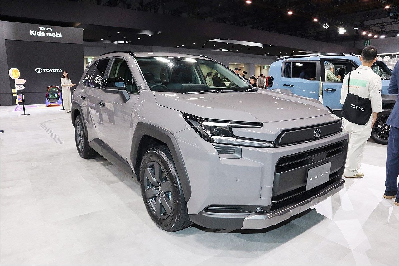 ジャパンモビリティショー2025に展示されたトヨタの新型「RAV4アドベンチャー」（筆者撮影）