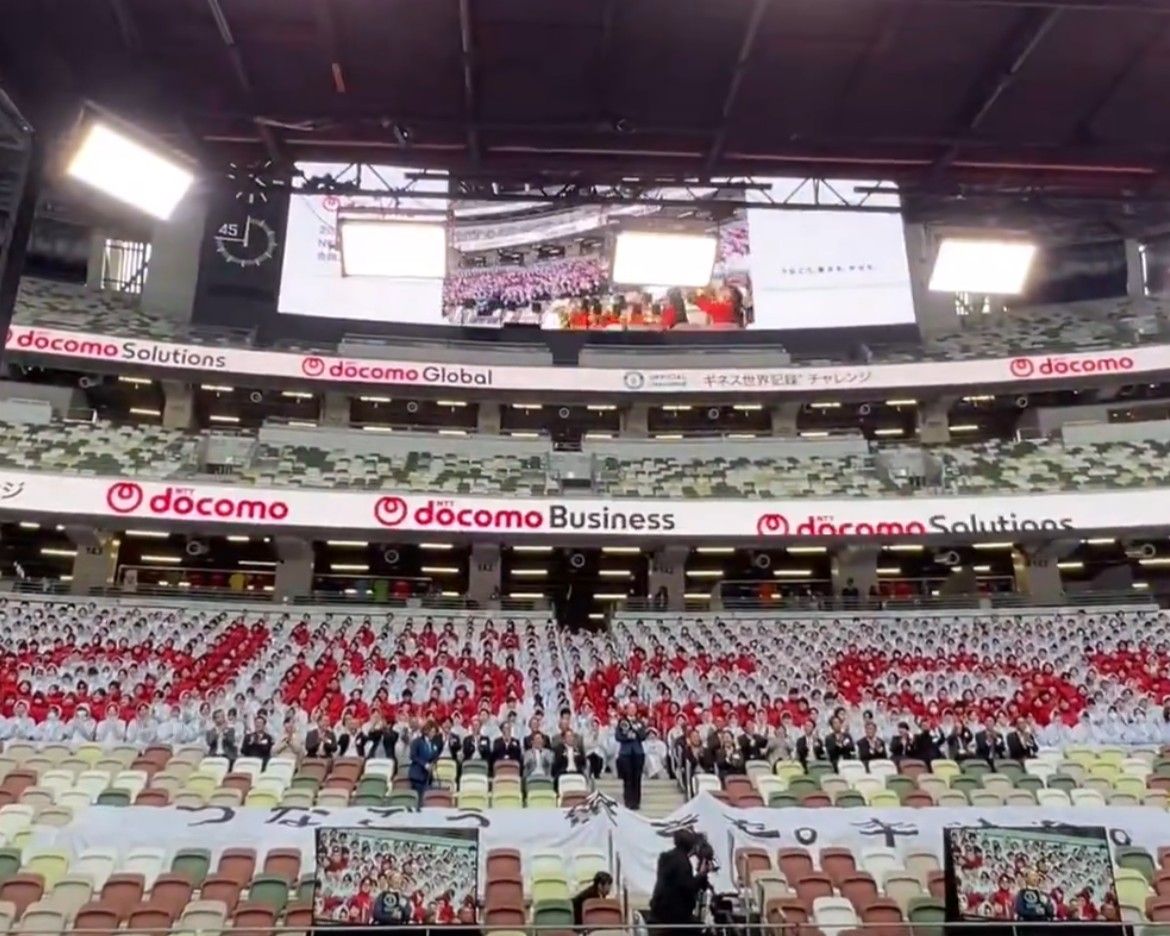 「人文字」実施前に議論は重ねられたのだろうか（画像：ギネス世界記録X公式アカウントより）