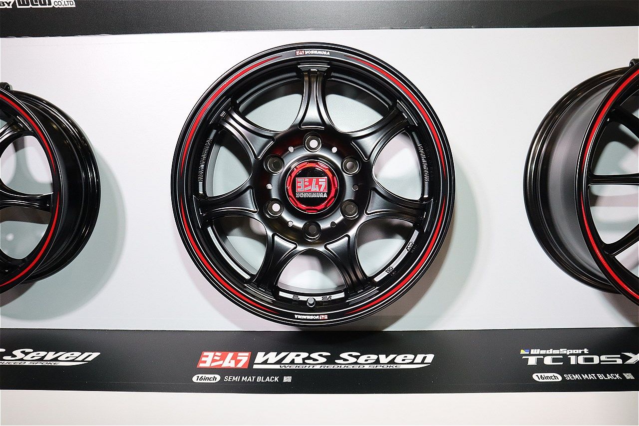 東京オートサロン2026ウェッズブースの展示内容（写真：筆者撮影）