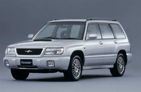 SUBARUの初代「フォレスター」（写真：SUBARU）