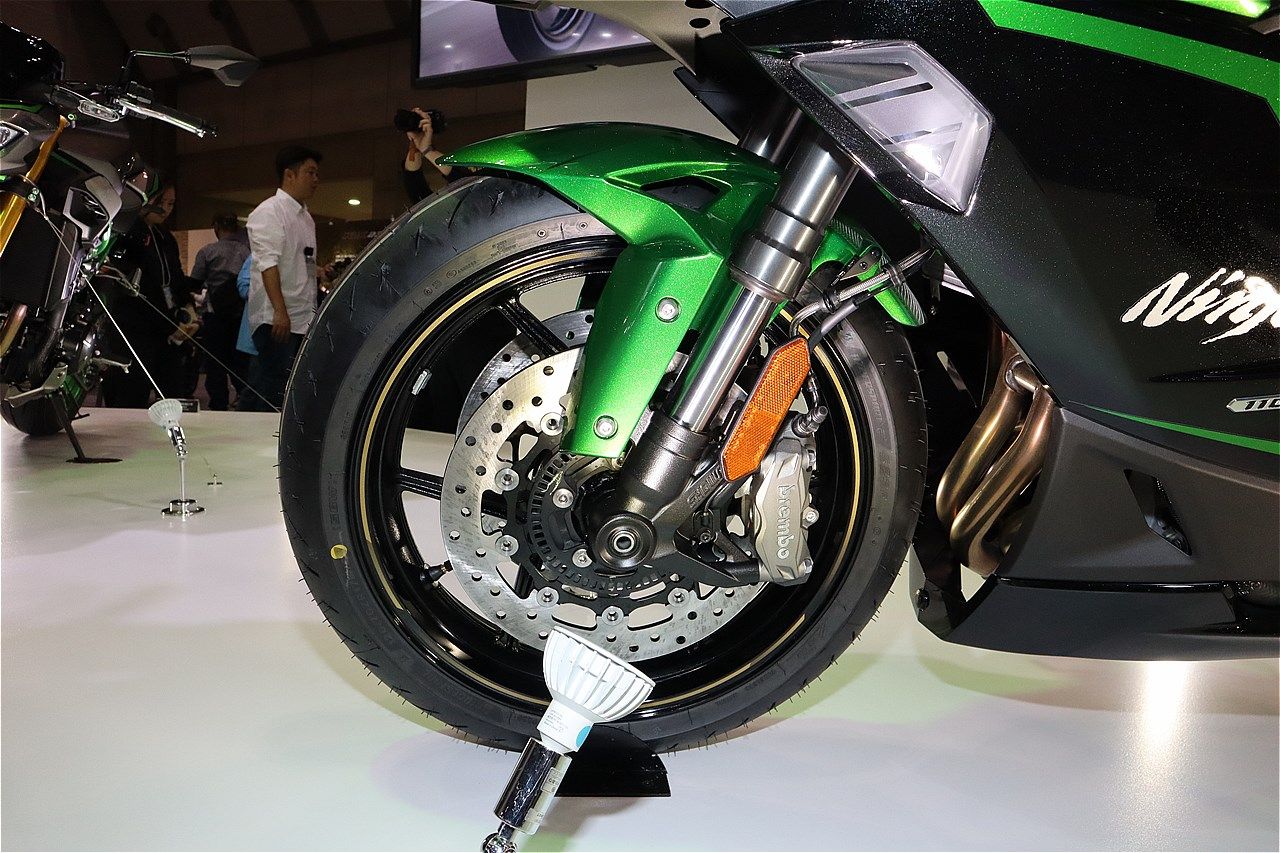 カワサキ「ニンジャ1100SX SE」（筆者撮影）