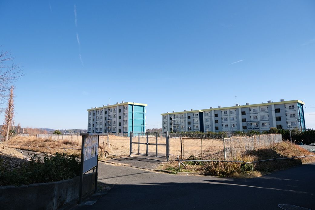 手前にもう1棟あったが、そちらは取り壊された（写真：筆者撮影）