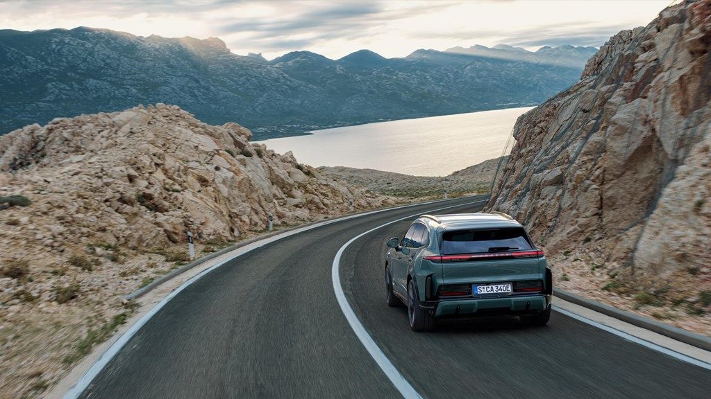 ポルシェの新型EV「カイエン・ターボ・エレクトリック」（写真：Porsche AG）